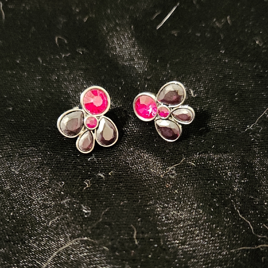 Jewelmint Red And Black Floral Earrings 10$